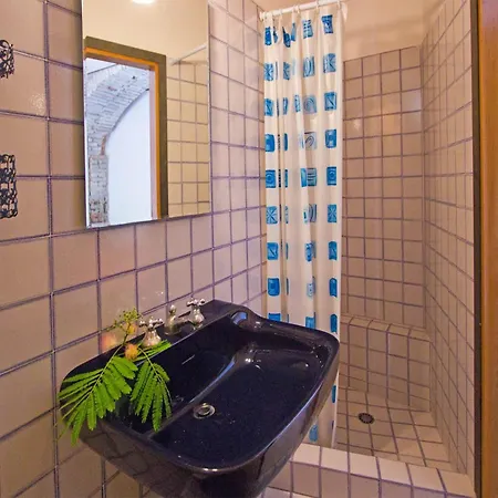 Pretty In With Swimming Pool Vakantiehuis *