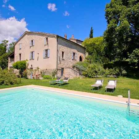 Pretty In With Swimming Pool Acqualagna