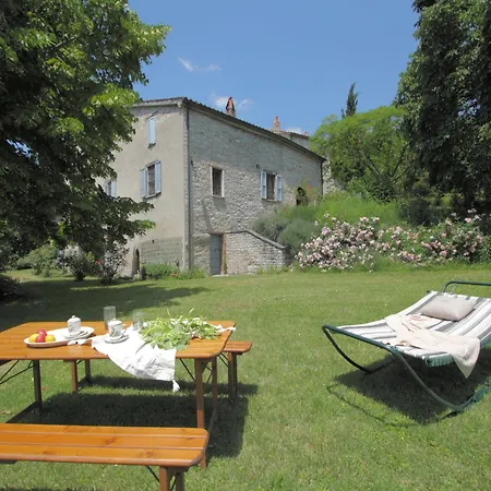 Pretty In With Swimming Pool Vakantiehuis *