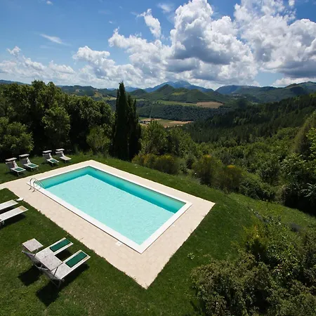 Сasa de vacaciones Pretty In With Swimming Pool