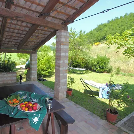 Сasa de vacaciones Pretty In With Swimming Pool